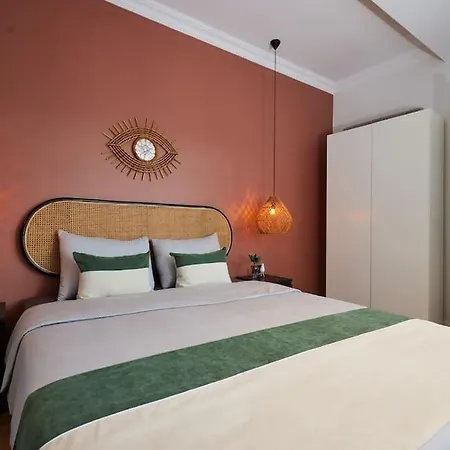 2br Apt With Private Terrace Near Galata Tower 2 *