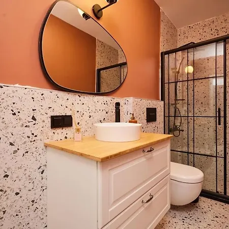 2br Apt With Private Terrace Near Galata Tower 2 * Istanbul