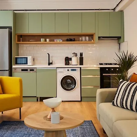 2br Apt With Private Terrace Near Galata Tower 2 *